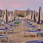 Апартаменти Bright Apartment-beahost *
